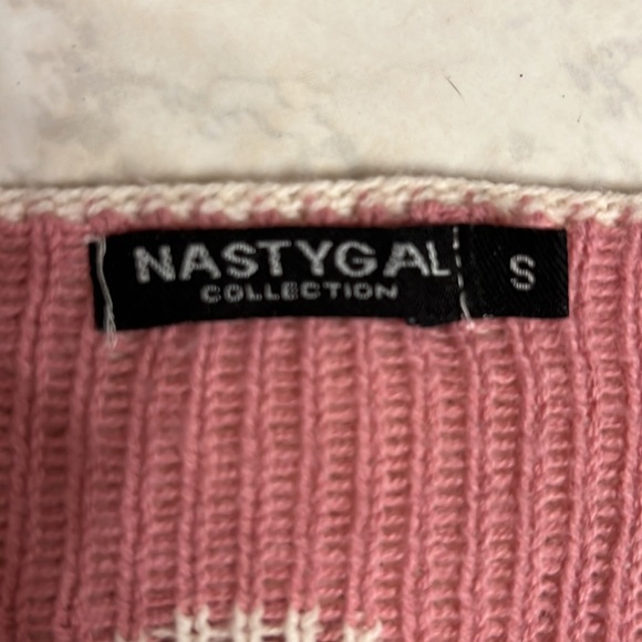 Nasty Gal size small pink and white Polk a dot outfit. Made of knitted material. - Picture 5 of 9